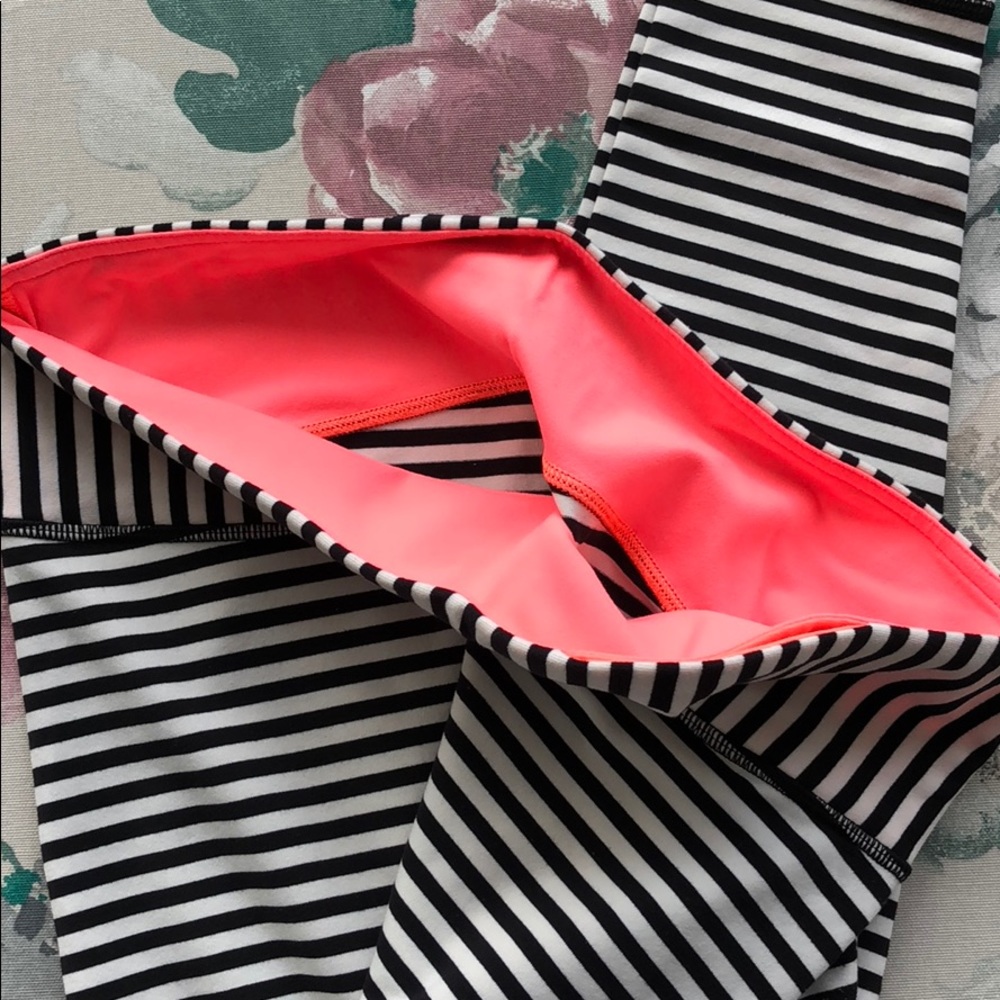 Stripe Wonder Unders - Picture 2 of 4